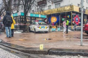 В Киеве авто полиции сбило пешехода на тротуаре