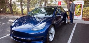 Украинцам разрешили покупать Tesla Model 3 по цене производителя