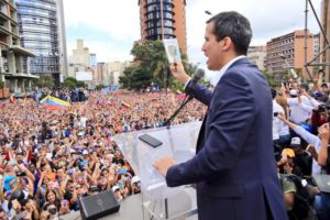 В Венесуэле лидер оппозиции объявил себя президентом