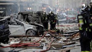 При взрыве в Париже погибли два человека