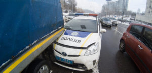 В Киеве патрульные во время погони врезались в “Газель”