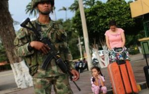 Военные Венесуэлы заблокировали доставку гуманитарной помощи