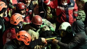 Обрушение дома в Стамбуле: число жертв возросло до 17 человек