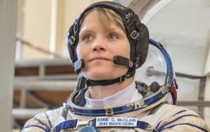 NASA готовит первый выход женщин в открытый космос