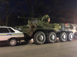 В Киеве БТР влетел в машину военной инспекции