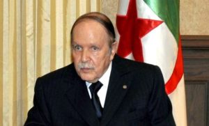Президент Алжира отказался баллотироваться на пятый срок после массовых протестов