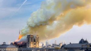 Названа вероятная причина пожара в Нотр-Дам де Пари