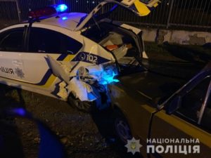 В Черноморске полицейское авто подрезал один ВАЗ и стукнул другой