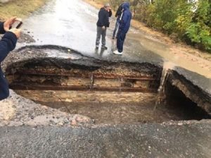 Из-за ливня обрушился мост в Одесской области