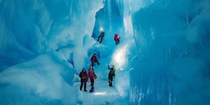 Украинские полярники нашли «затерянную» пещеру в Антарктиде