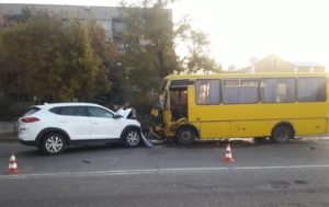 В Николаевской области маршрутка попала в ДТП: 11 пострадавших