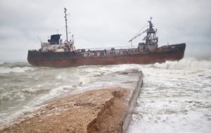 Крушение танкера в Одессе: полиция открыла уголовное производство