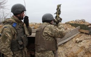 На Донбассе три обстрела, ранен боец ВСУ