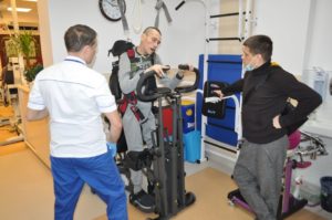 Деревянченко навестил в больнице тяжелобольного тренера