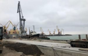В Одесском морском порту и офисе АМПУ проводятся обыски