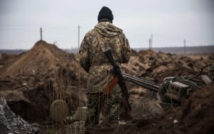 Обострение боев на Донбассе: один погибший, один раненый