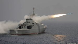 Иранский военный корабль потоплен во время учений дружественным огнем