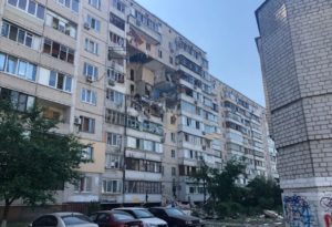 На Позняках в Киеве произошел взрыв в многоэтажке