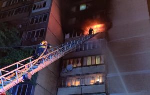 В Киеве ночью горел дом, эвакуировали 15 человек