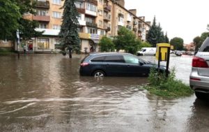 Запад Украины снова затапливают дожди