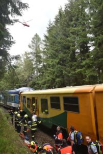 В Чехии на границе с Германией произошло столкновение поездов: 20 человек ранены, 2 погибли