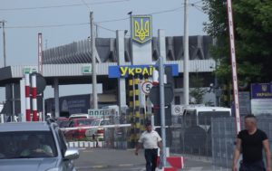 Соцопрос: Уехать из Украины готов каждый пятый