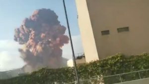 Страшный взрыв прогремел в Бейруте. Уничтожено большое здание