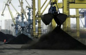 Запасы угля на складах ТЭС упали на четверть за месяц – “Укрэнерго”