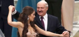 Почему Лукашенко не скрывает любовниц: Белковский указал на “сельское воспитание”
