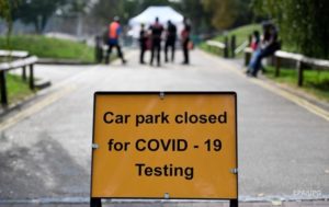 В Британии усиливают противоэпидемические меры из-за COVID-19
