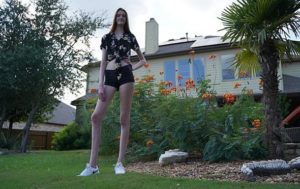 В США у девушки самые длинные ноги в мире