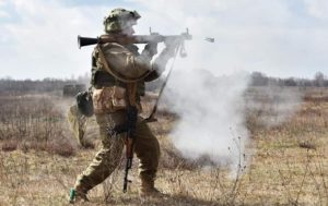 Сутки в ООС: 20 обстрелов, ранены два бойца ВСУ