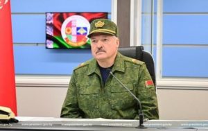 Лукашенко: В Украину тащат натовские войска
