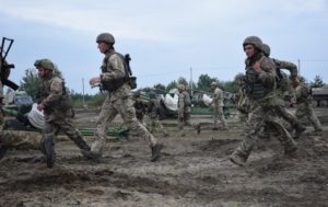Украина стянула половину армии на Донбасс – МИД РФ
