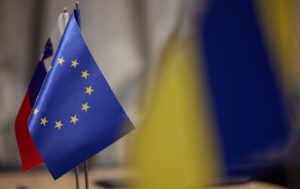 ЕС не включил эмбарго на нефть из РФ в пакет санкций