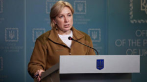 Украина договаривается об эвакуации 60 человек из “Азовстали”