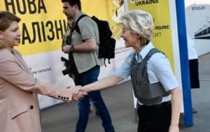 В Киев приехала глава Еврокомиссии