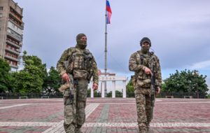 Окупанти залякують мешканців Мелітополя провокаційними вибухами