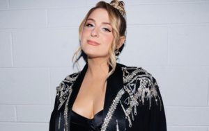 Американська співачка одягла жакет від українського бренду