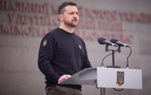 Зеленський заявив про вирішальний етап битви за Україну
