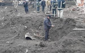 РФ вдарила авіабомбами по підприємству на Чернігівщині, є поранений