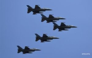 Навчання українців на F-16 затримується – ЗМІ
